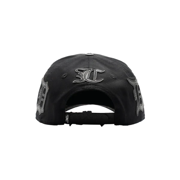 vista al panel trasero de la gorra king of kings de dandy hats